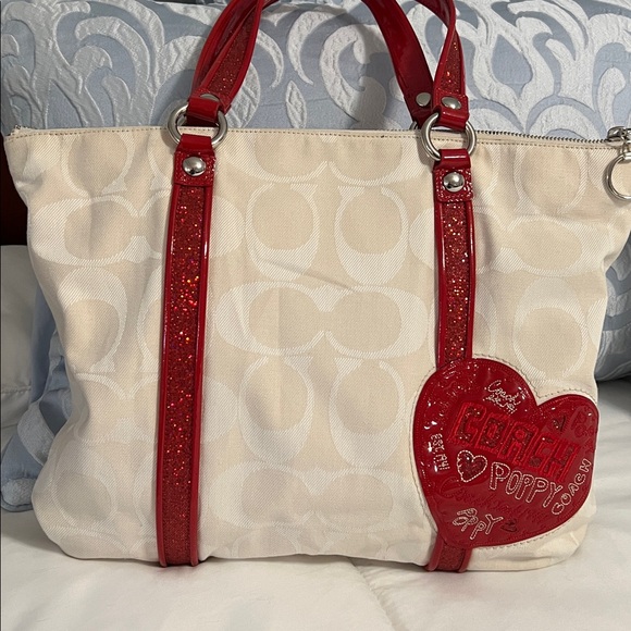 Coach Poppy ‘Rare’ Limited Edition Heart - Picture 13 of 16